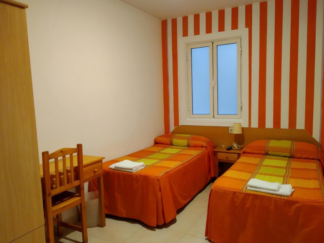 Pension Dominguez Madrid Luaran gambar