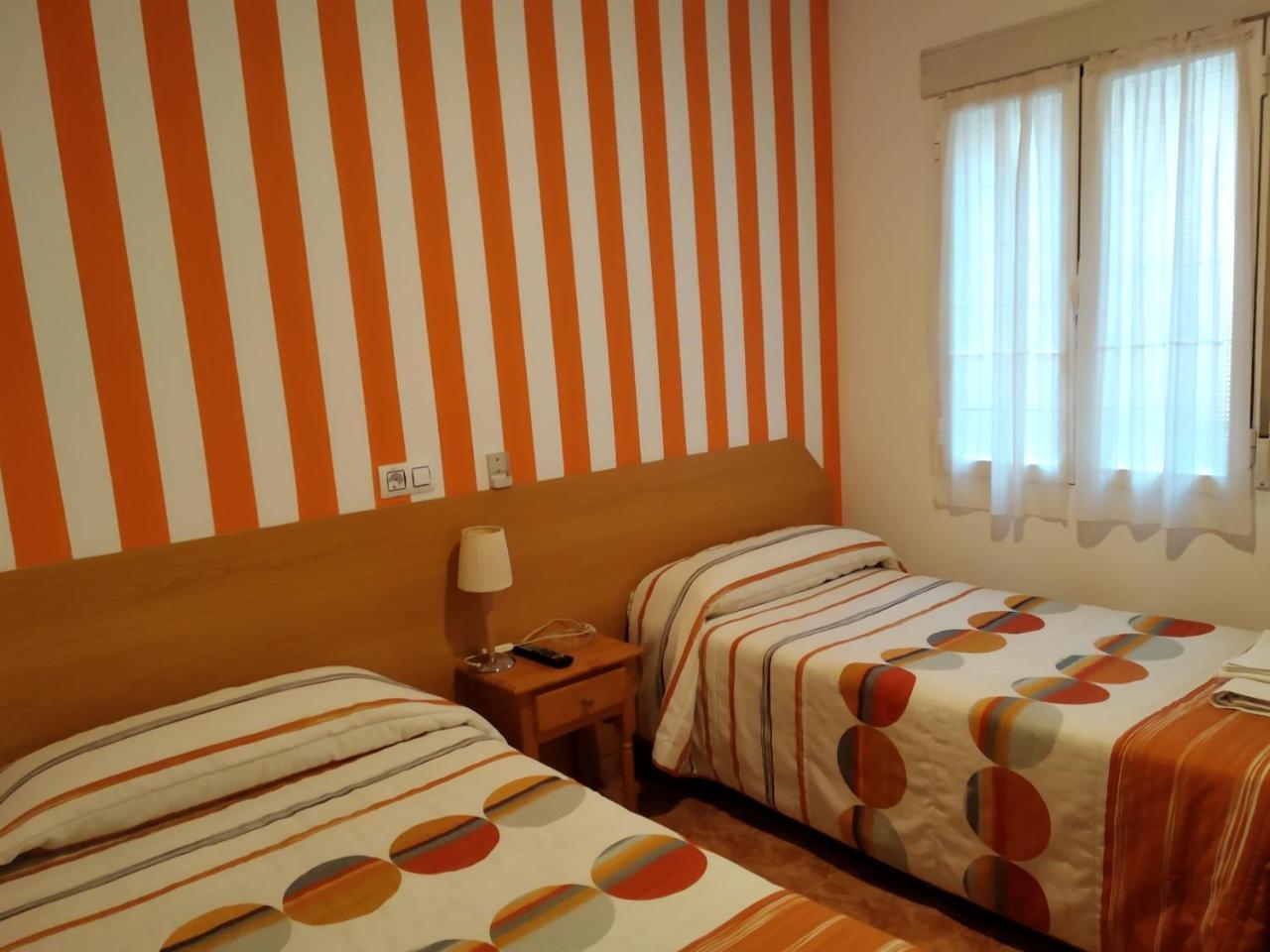 Pension Dominguez Madrid Luaran gambar