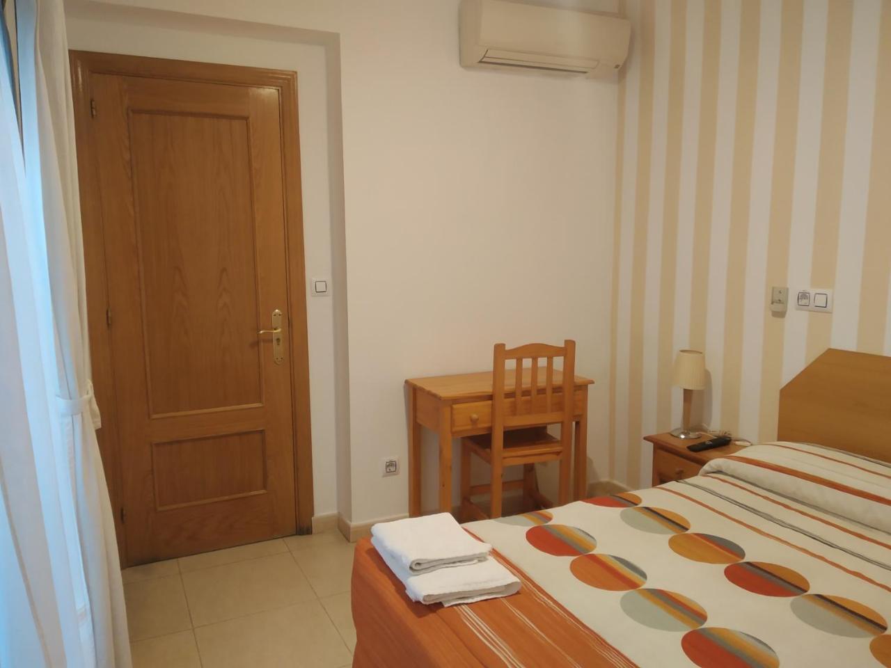 Pension Dominguez Madrid Luaran gambar