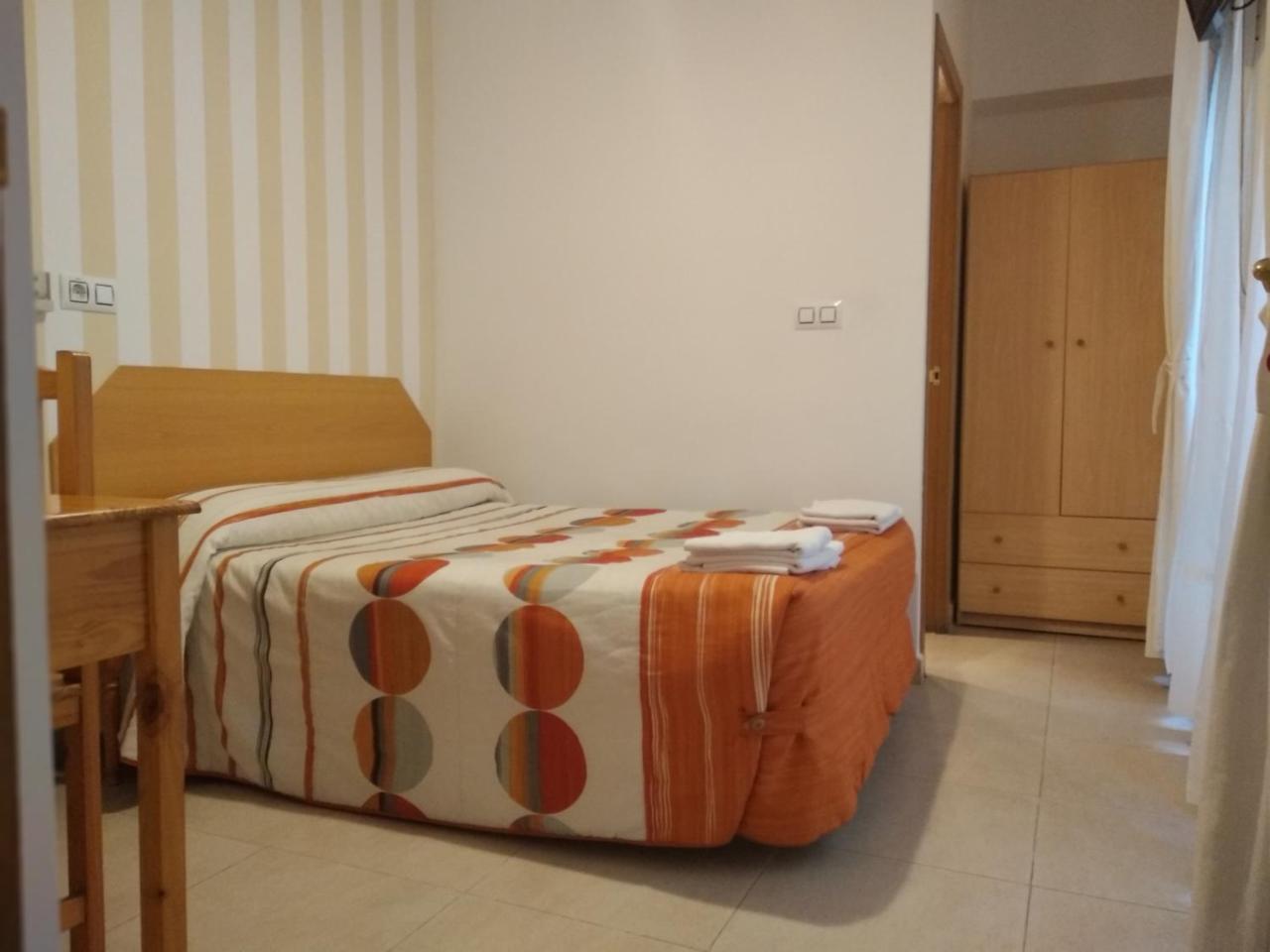 Pension Dominguez Madrid Luaran gambar