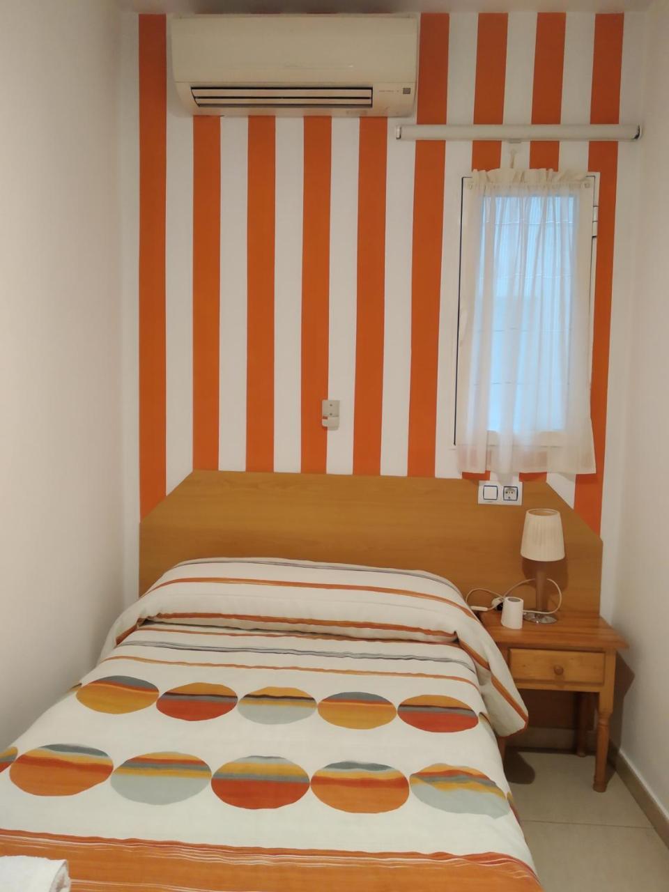 Pension Dominguez Madrid Luaran gambar